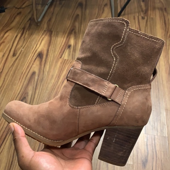 Timberlands EarthKeepers Brown  Leather Boots (9) - Picture 7 of 14